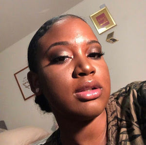 Meet your Posher, Jada